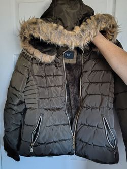 New girls jacket for this winter season. Size XL