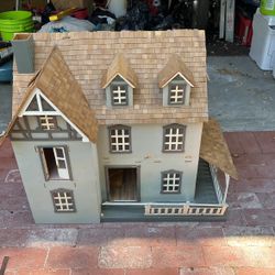 Doll House 