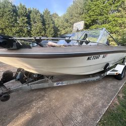 1977 Glastonbury 4 Seat Bass & Leisure Boat