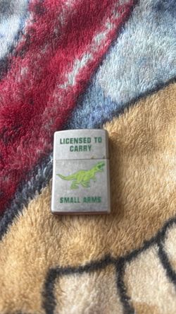 Dino zippo