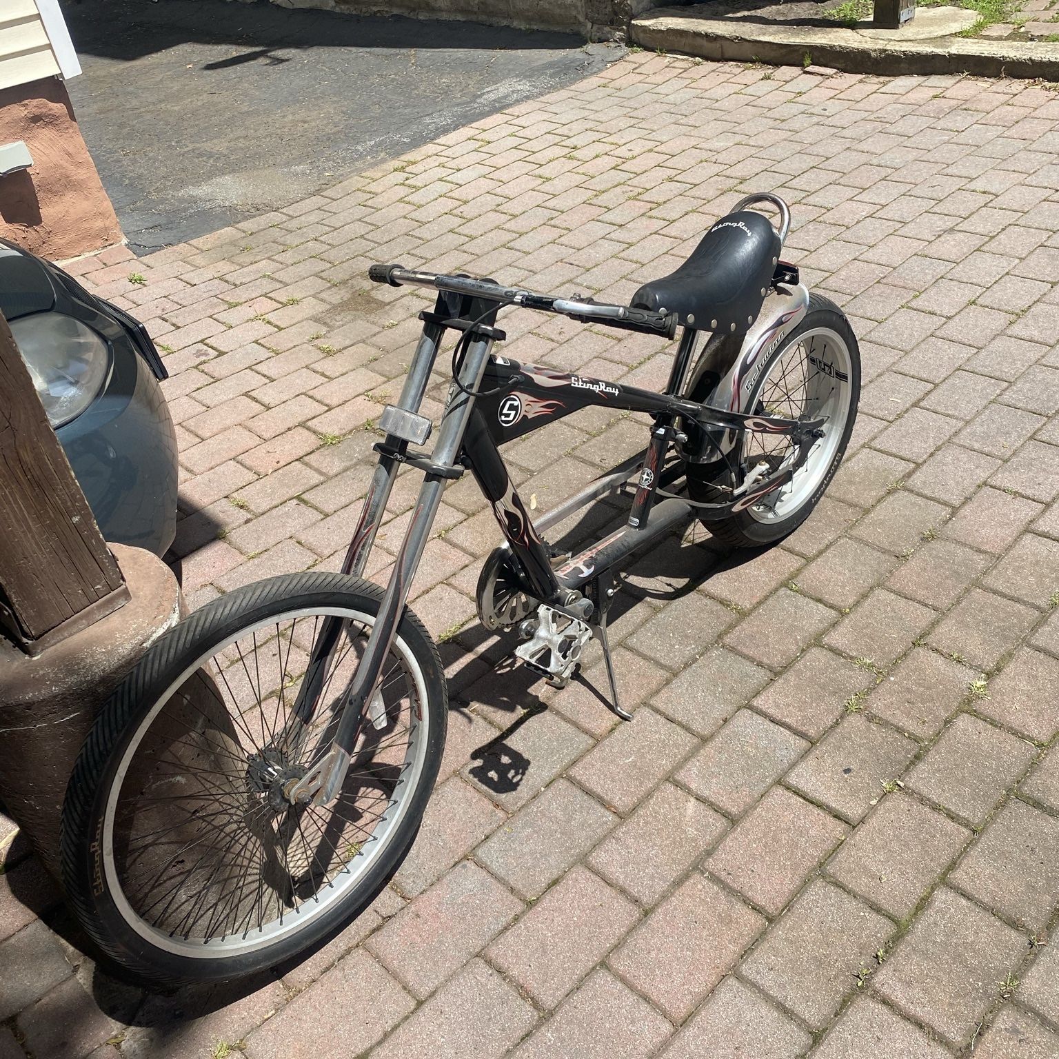 schwinn stingray chopper bicycle Schwinn Stingray Chopper Bike for Sale in Bayonne, NJ