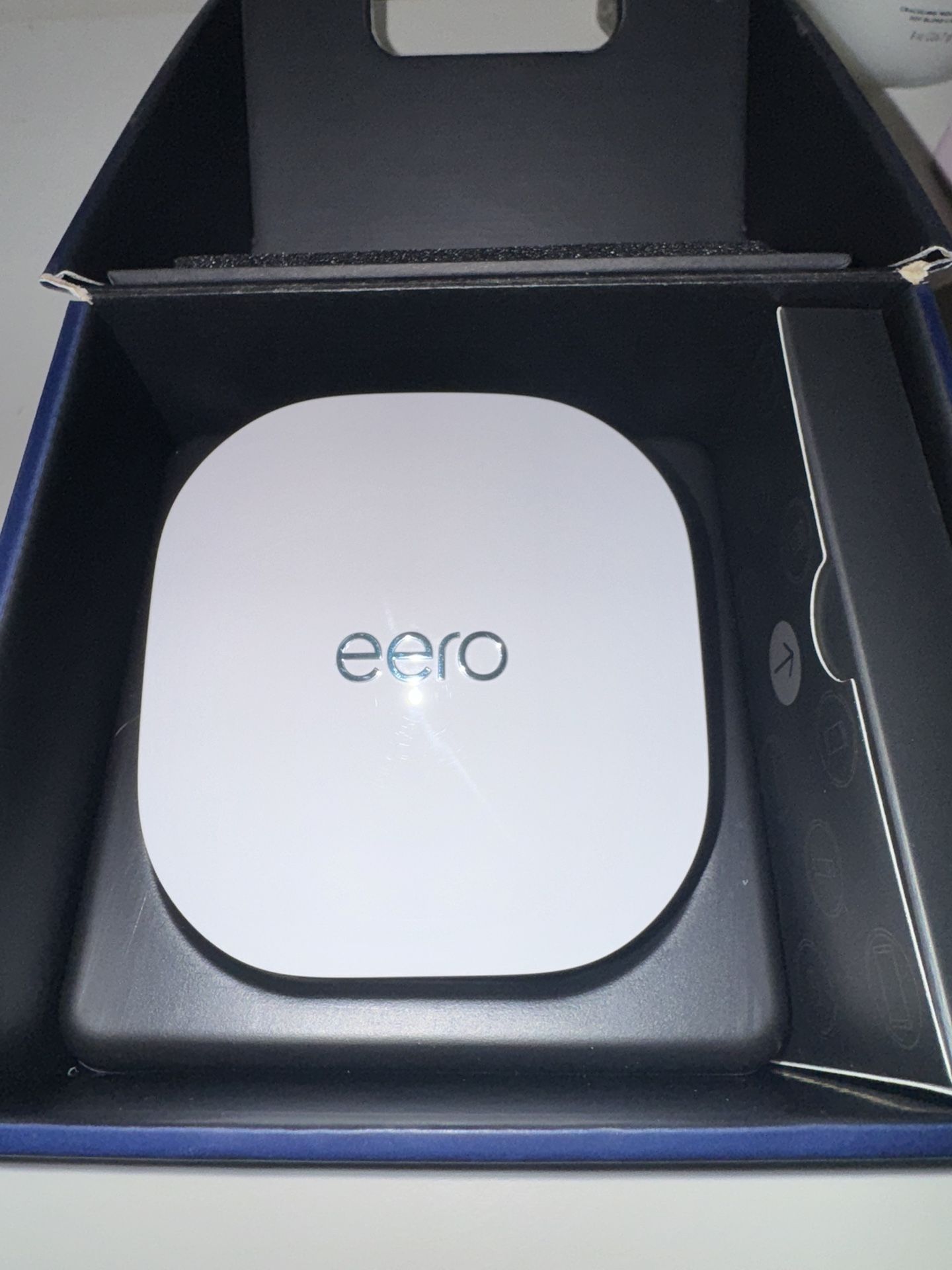 Amazon eero 6 mesh wifi router 