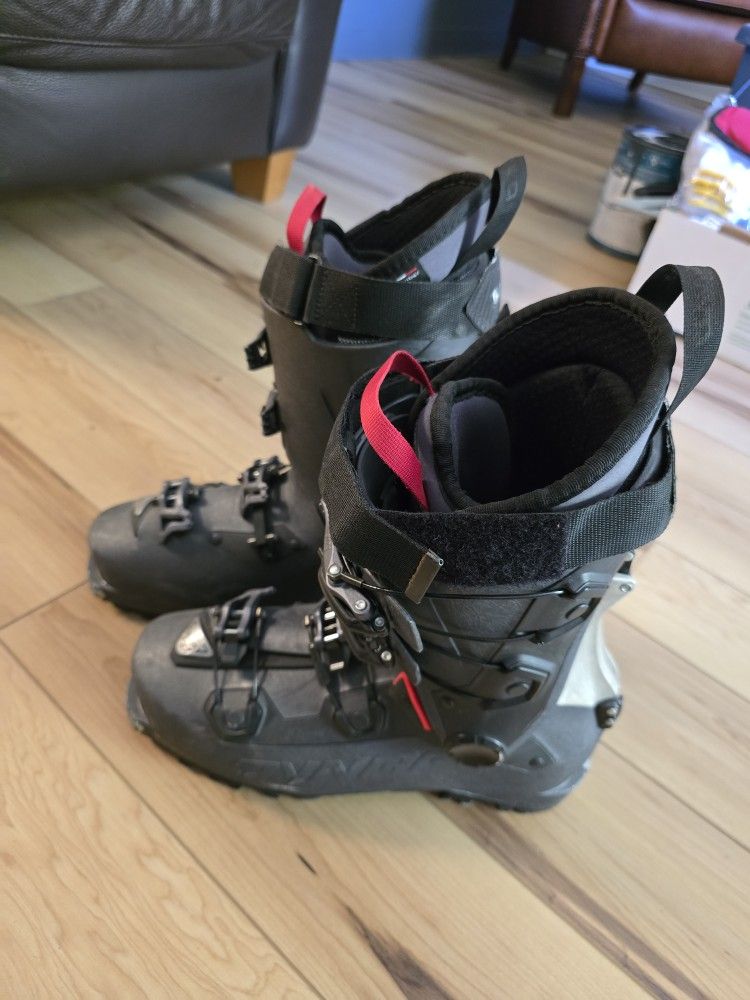 Dynafit Beast Carbon Ski Touring AT Boots 27.5 Ice & Snow sports