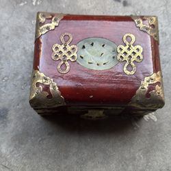 Jewelry box