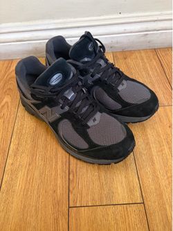 New balance 2002r black size 8.5M