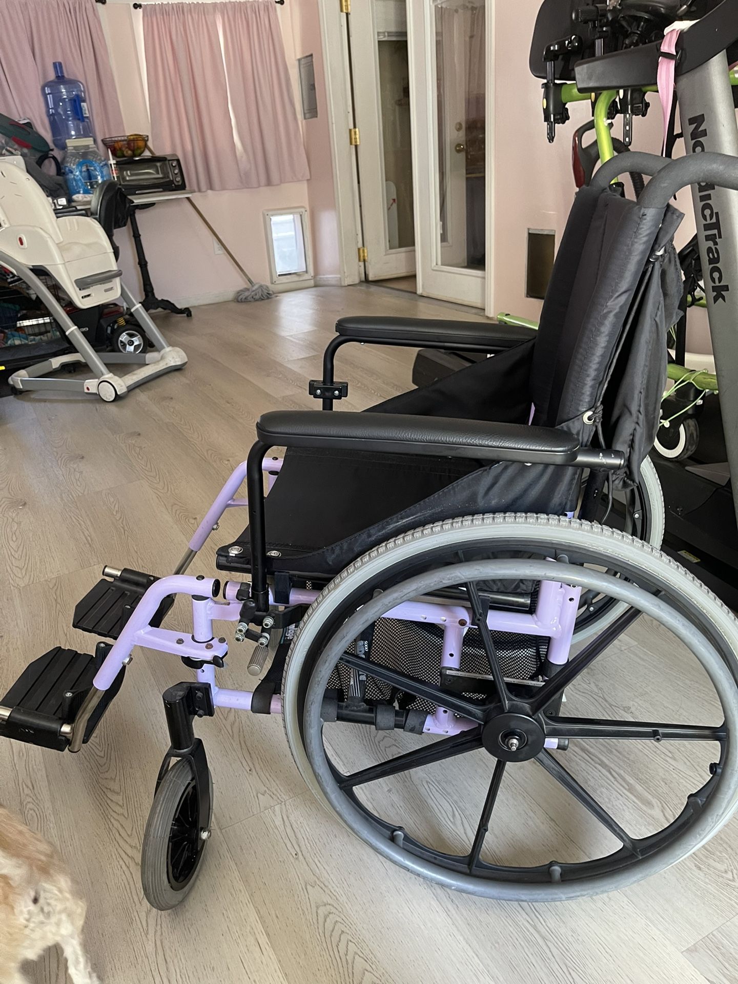 Good condition wheelchair in Moreno Valley California