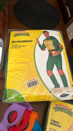 TMNT Men’s costume & nunchucks