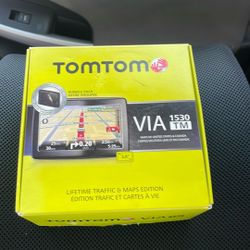 TomTom VIA 1530TM 5" Touchscreen GPS Lifetime Traffic US & Canada Maps Bluetooth New
