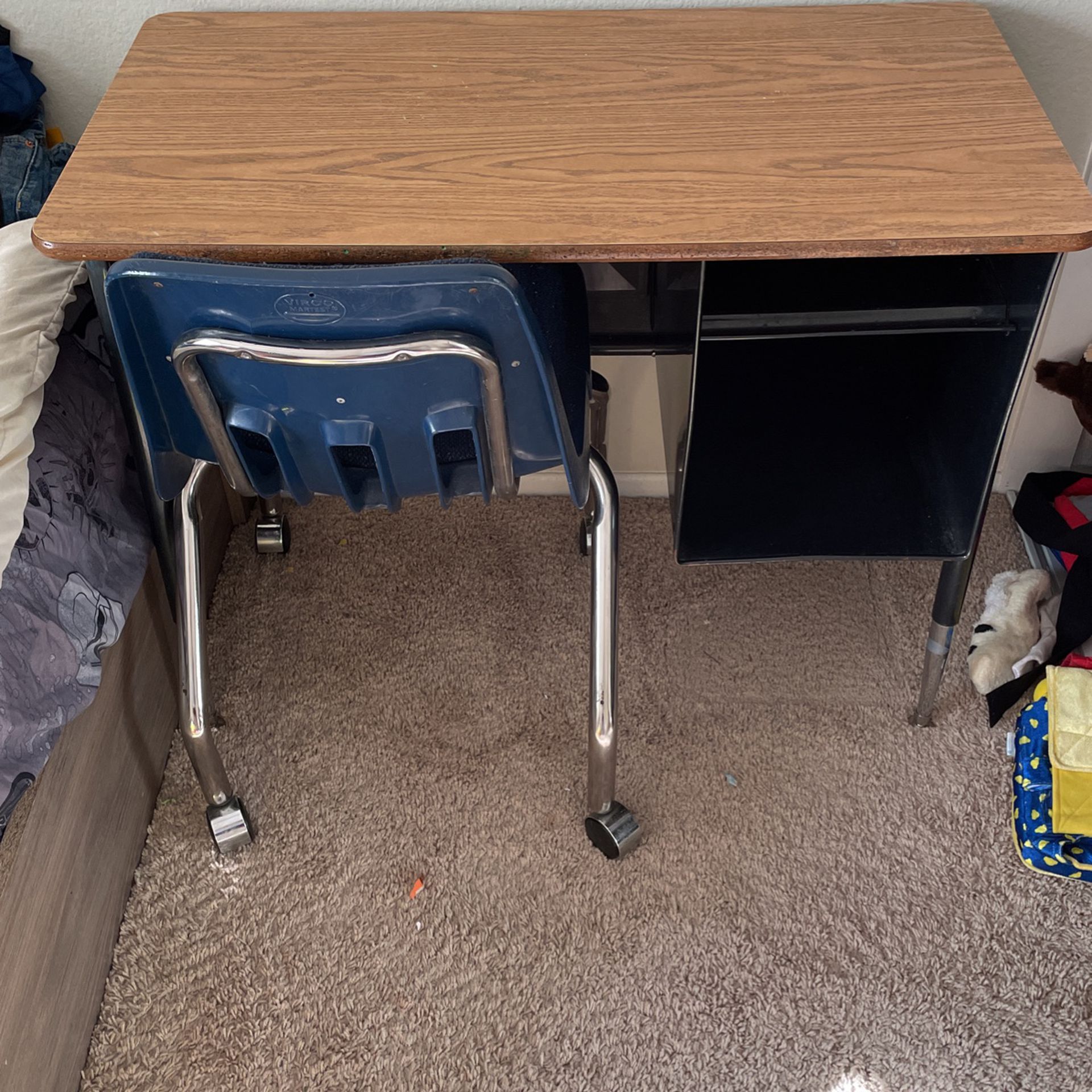 Kids School Desk With Chair 