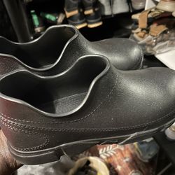 Very comfortable non-steel toed work quarter top shoes/boots