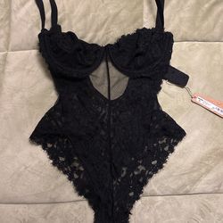 Skims Femme Lace Bodysuit NWT Size XS