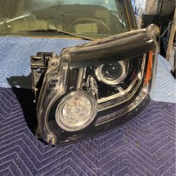 2016 Land Rover LR4 Driverside Headlight 