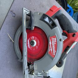 circular saw milwaukee fuel