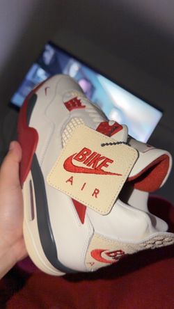 Air Jordan 4 Retro size 10