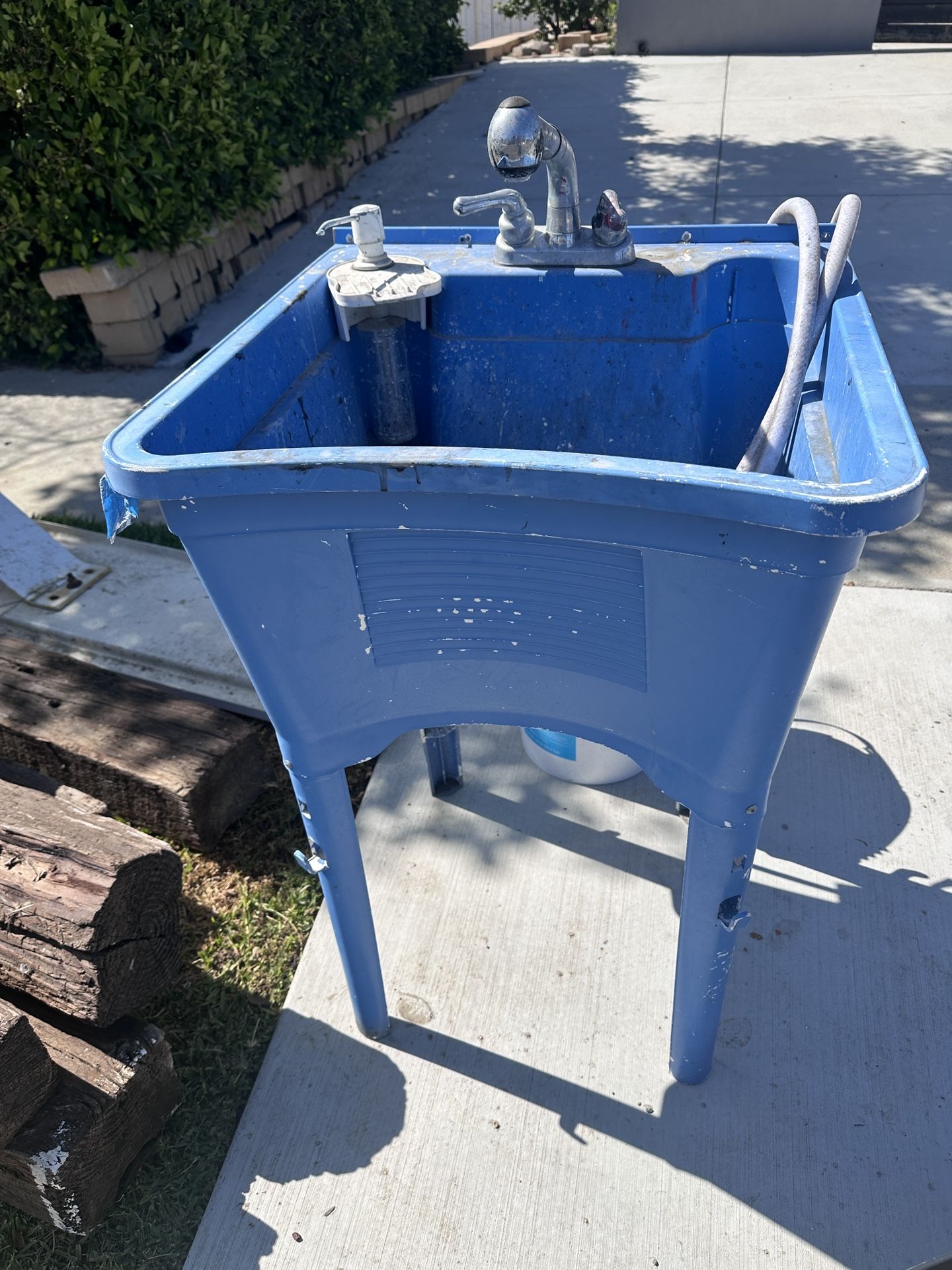 FREE Washroom sink