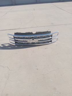 24 to 25 grille ford 250 chrome ( oem)