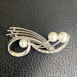Mikimoto precious sterling Silver Pearl Brooch