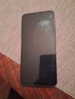 Samsung galaxy A16 5G cricket Carrier Not locked Does have slight crack on right side don't effect anything still Works Great