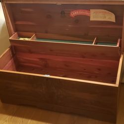 Lane 1 owner cedar hope chest with key & paperwork
