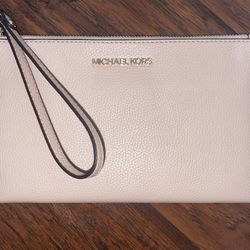 Michael Kors Wristlet Wallet 