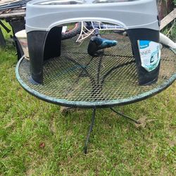 PETMATE EASY REACH DINER STAND(12CUP/2.8 LTR.).