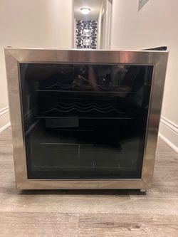 Wine fridge / beverage cooler