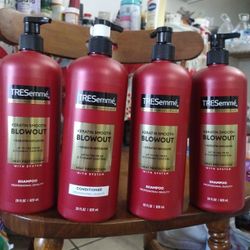 Cuatro Tresemme Por $20