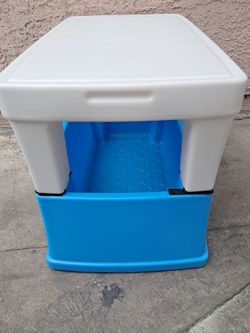 Kids Plastic Step Stool with Storage