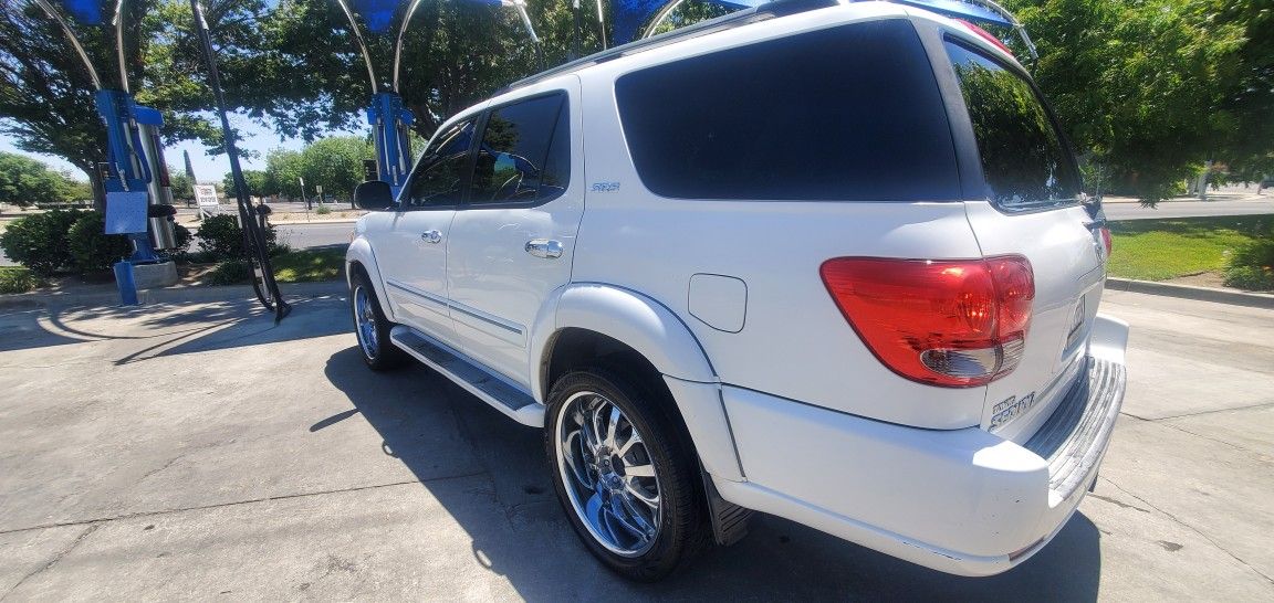 2005 Toyota Sequoia