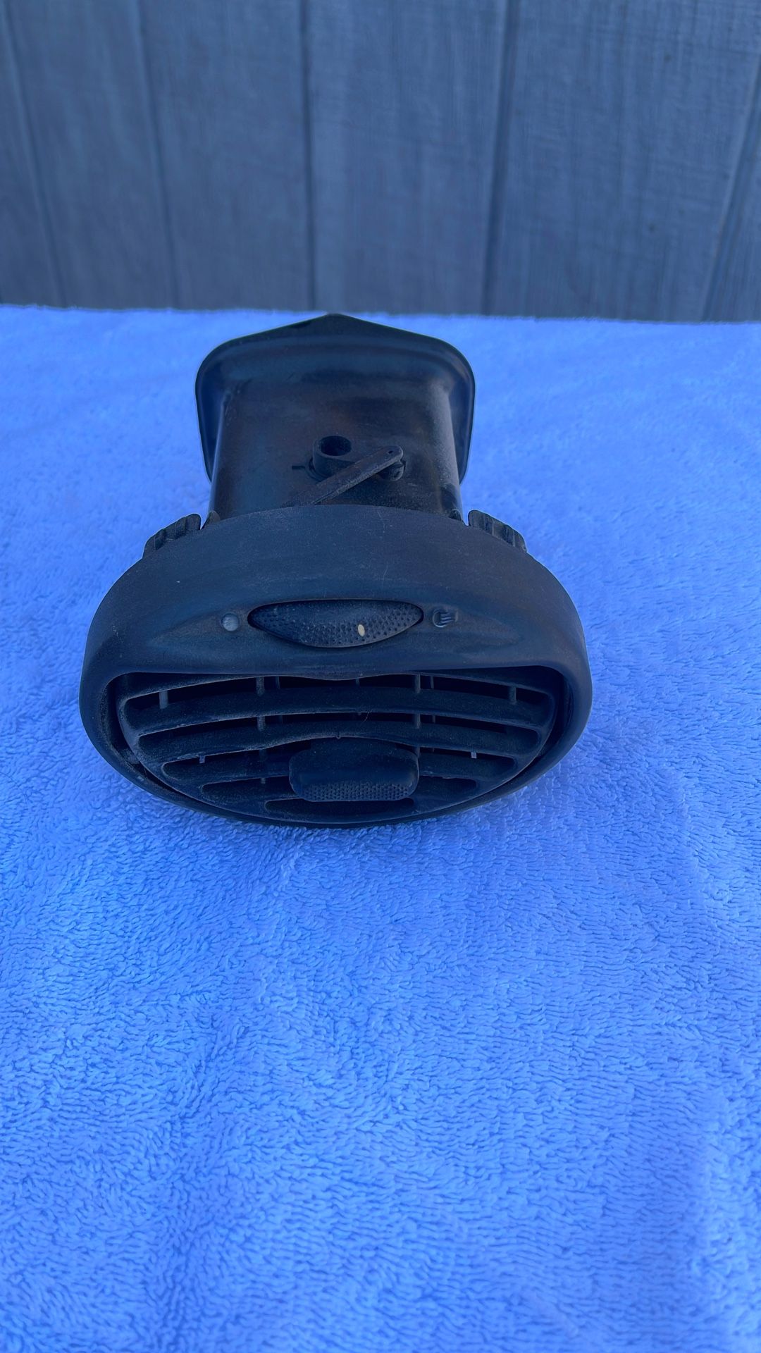 01-04 Ford Focus In Dash AC Vent