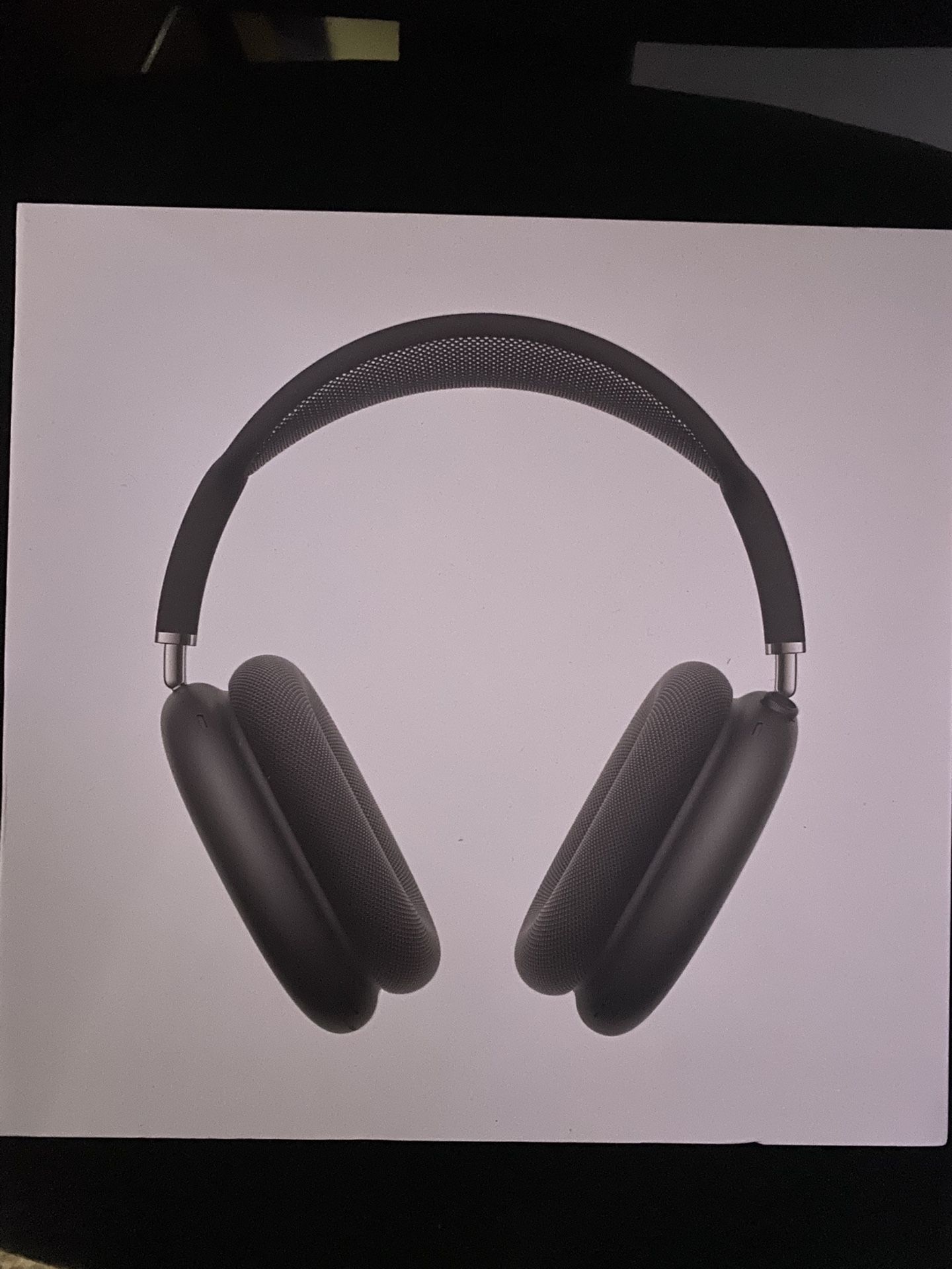 Apple airpod maxes