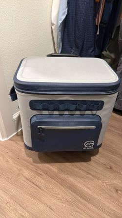 Magellan Outdoors Pro Leakproof 40-can rolling cooler