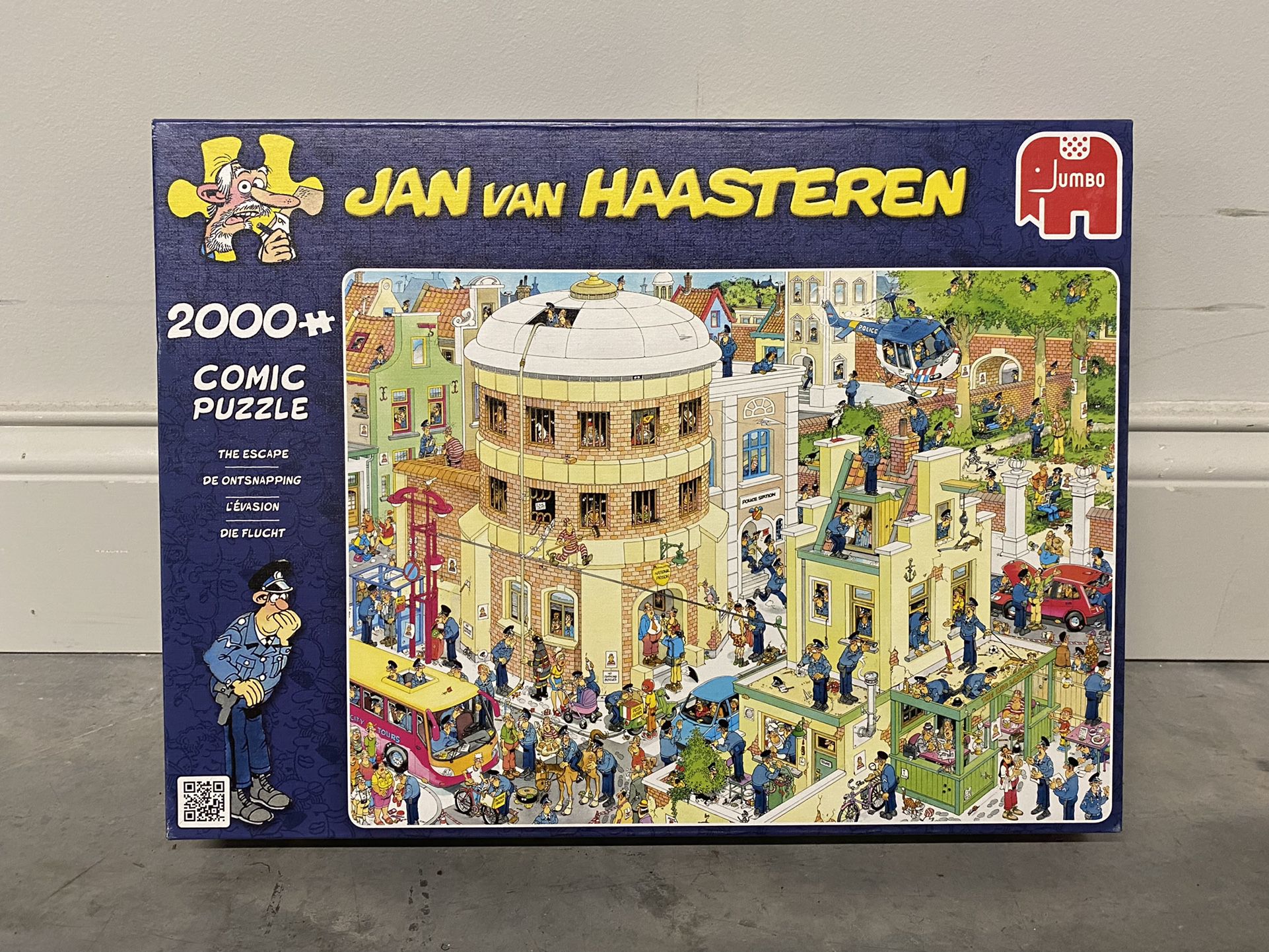JUMBO Jan Van Haasteren Puzzle - The Escape 2000 Pieces (Very good condition)