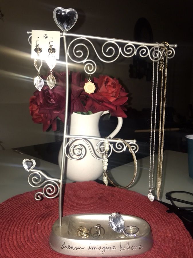 Jewelry holder