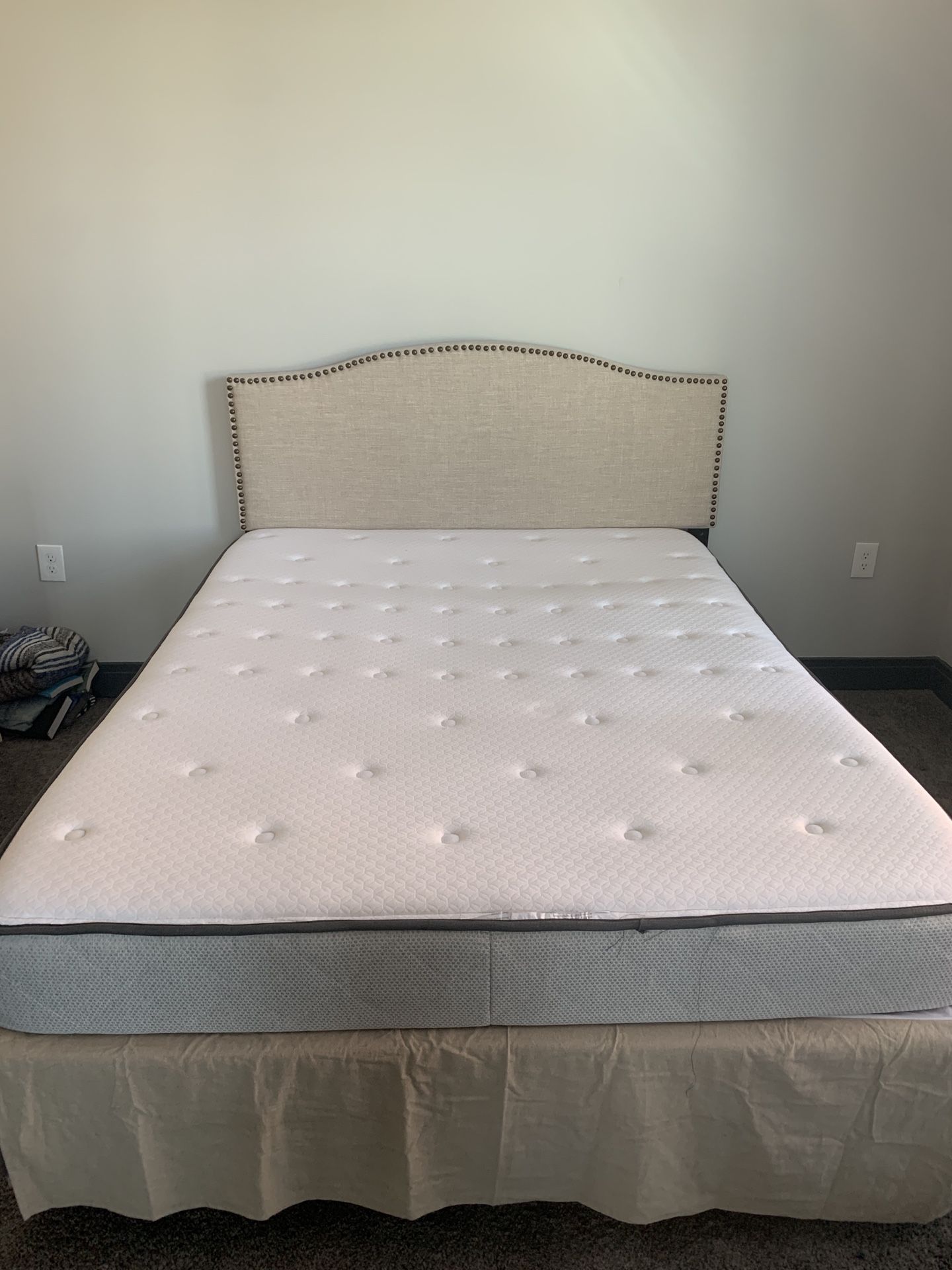Standard Queen Bed set