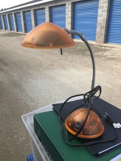 Desk lamp