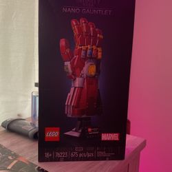 Unopened Marvel Lego 18+ Nano Gauntlet Set