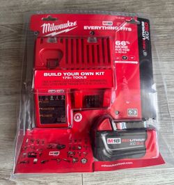 Milwaukee 48-59-1850 M18 REDLITHIUM XC5.0 Battery & M12/M18 Charger Open Box