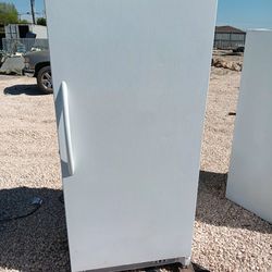 22 Cu. Ft. Frigidaire Commercial Frost Free Upright Freezer