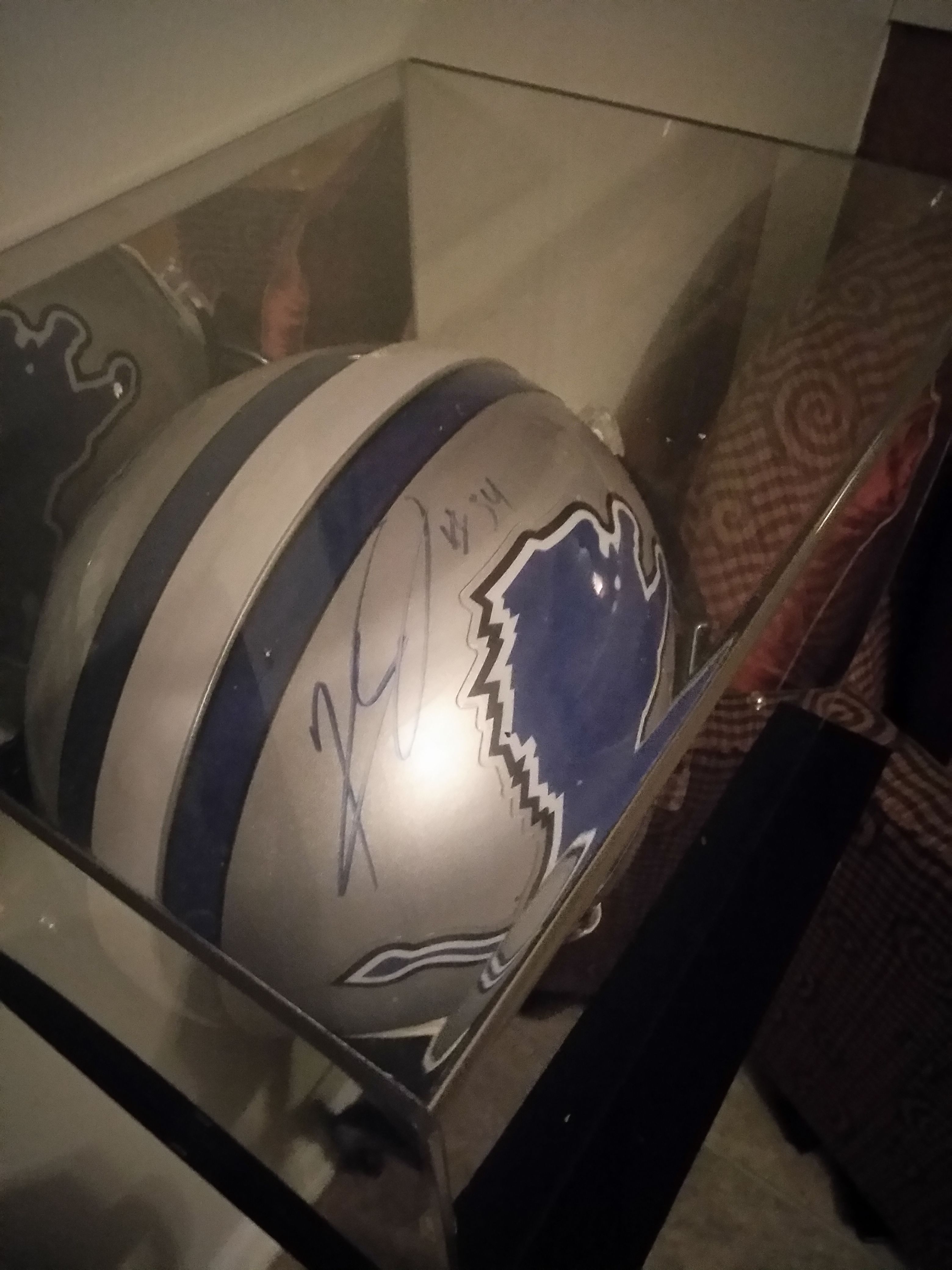 Detroit lions Kevin Jones authentic signed pro line riddell helmet in mirrored case with JSA certificate of authenticity