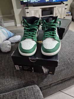 Jordan 1 MID SE Pine Green Size 10 Lightly Used