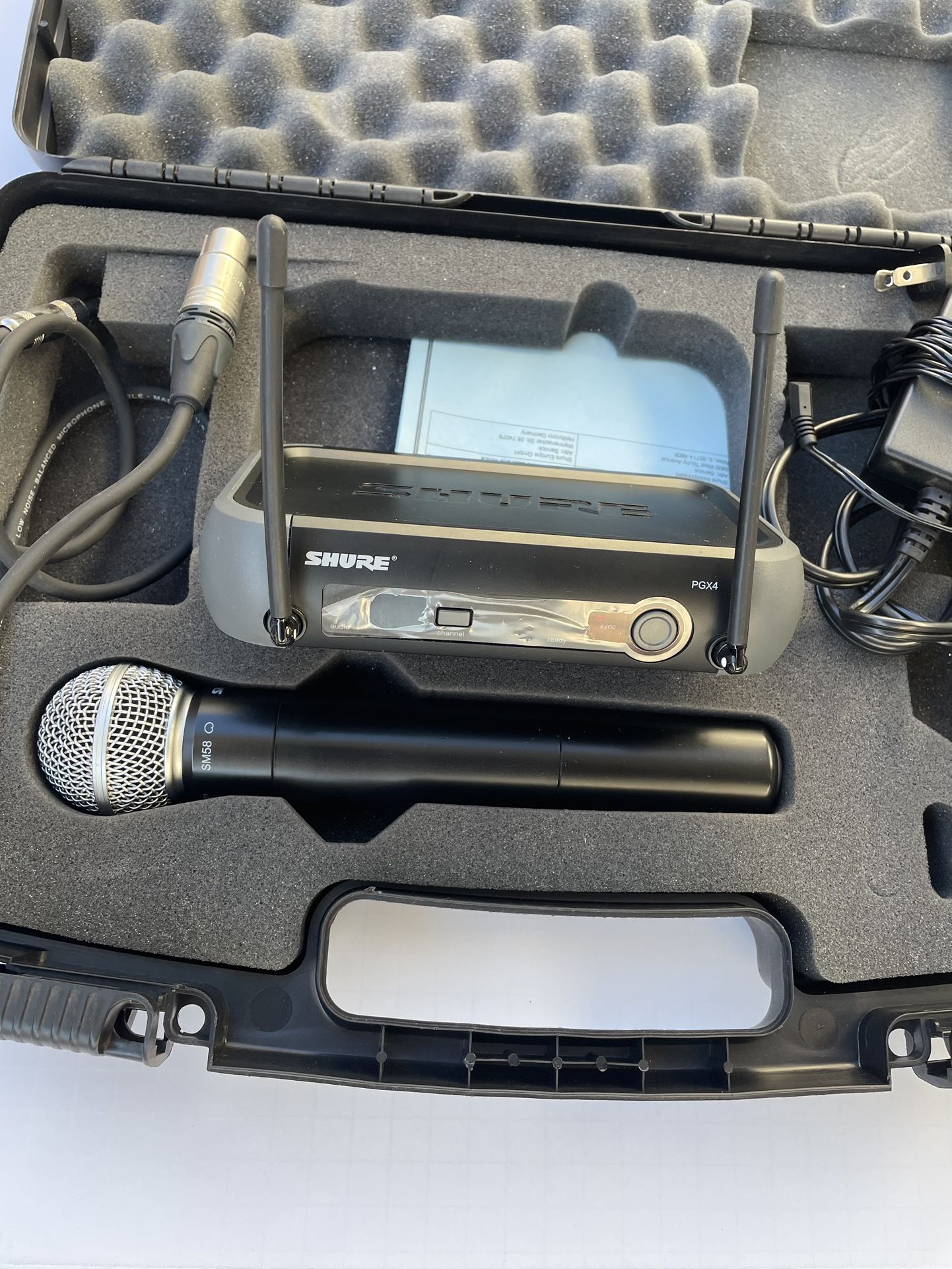 Shure pg58 handheld mic and pg4 wireless receiver for sale in los