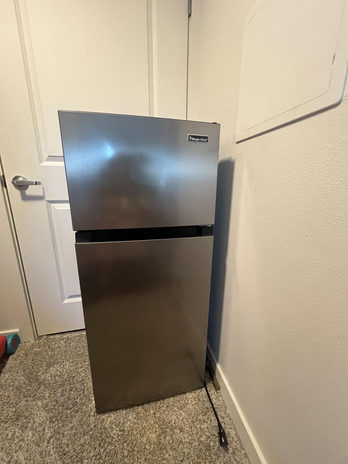 Magic Chef Mini Fridge