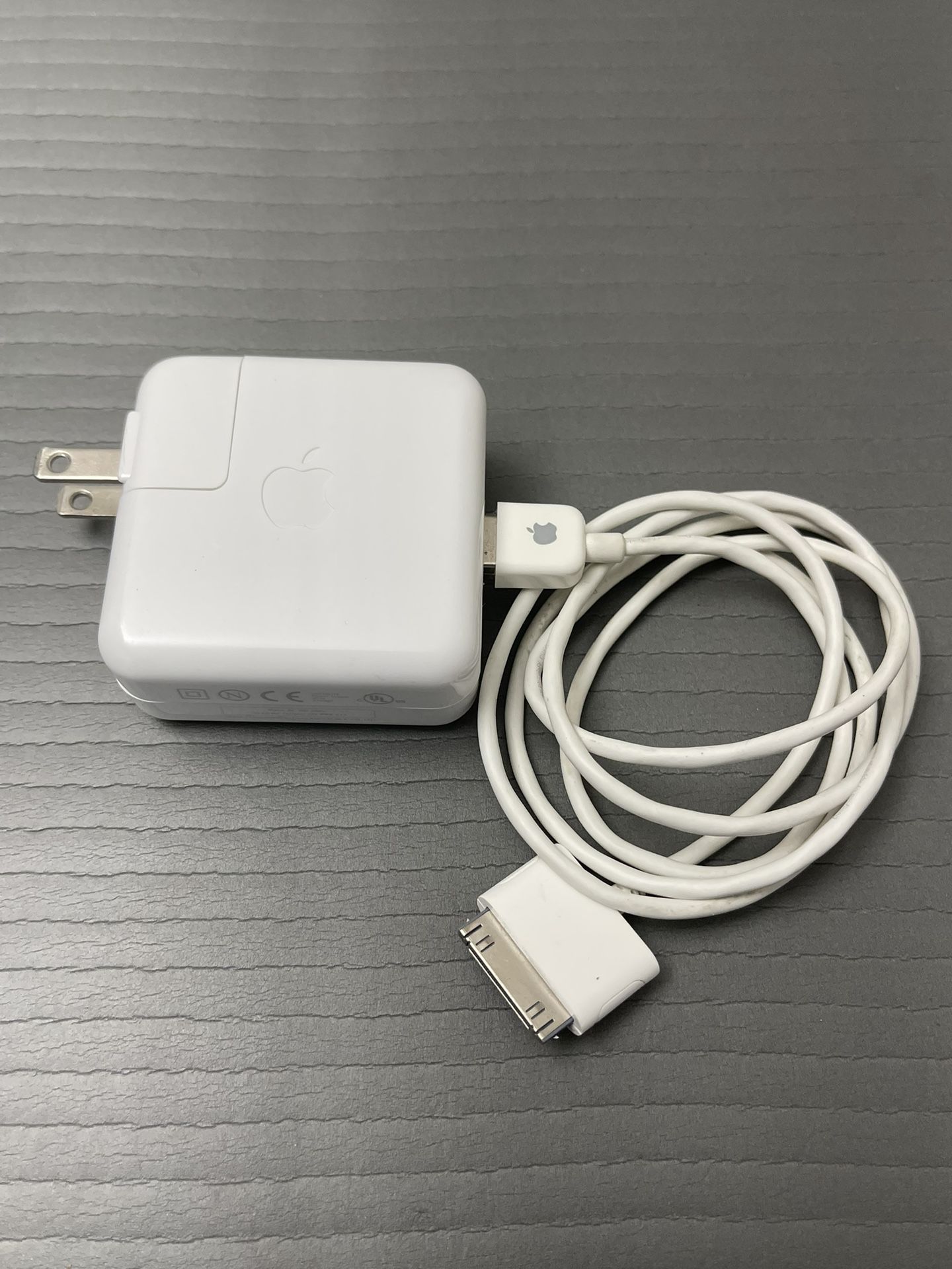 Apple Fire Wire 400 AC Power Adapter With 30-Pin, Cable For iPad. Good Condition 