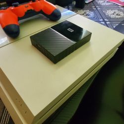 (Rare)White PS4 500GB W/Games and 2TB HardDrive 
