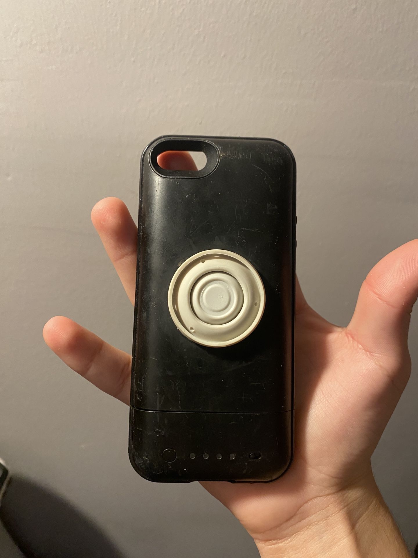 iPhone 5 Charging Case