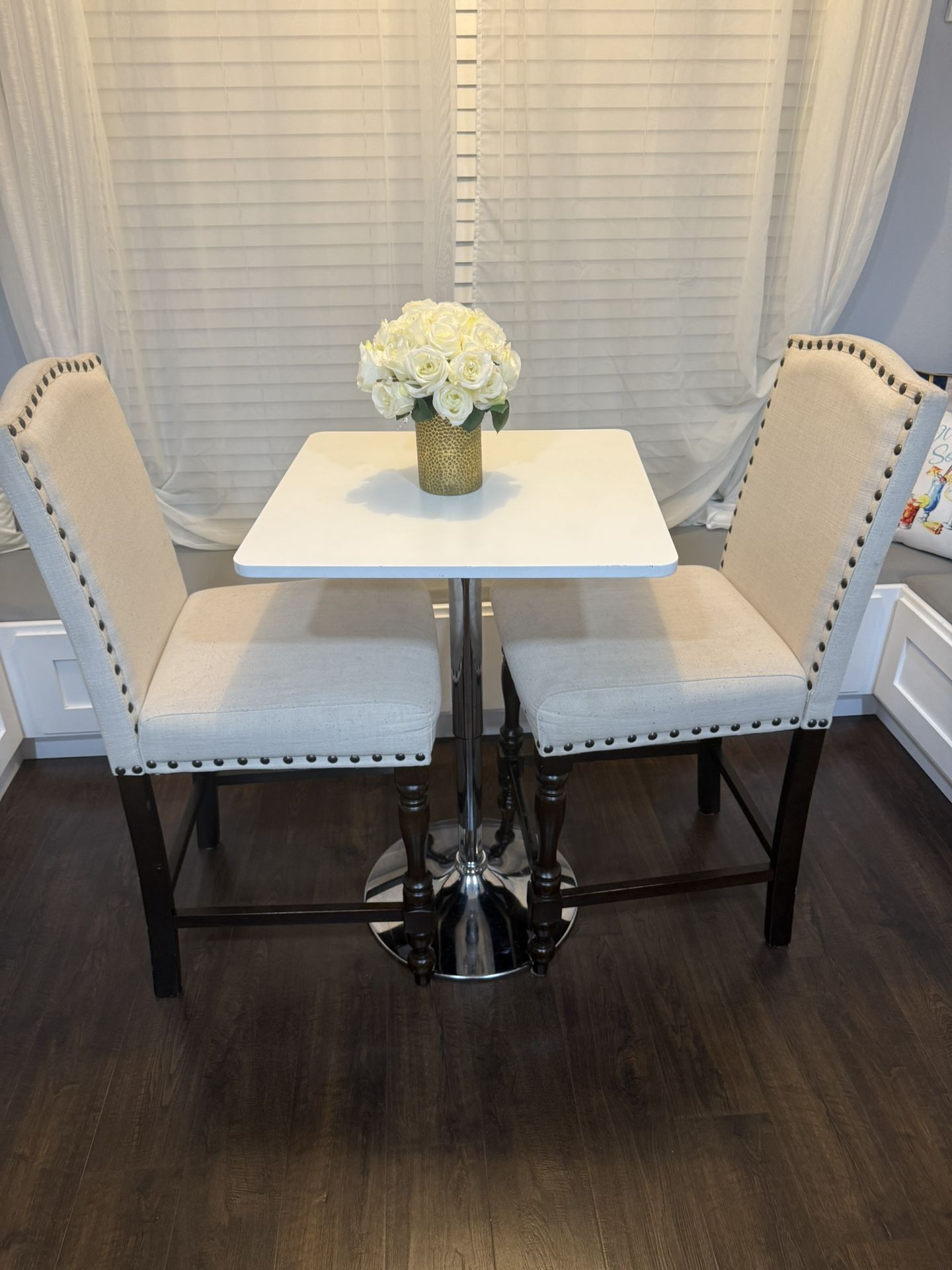 Beautiful White Bar Table With 2 Chairs