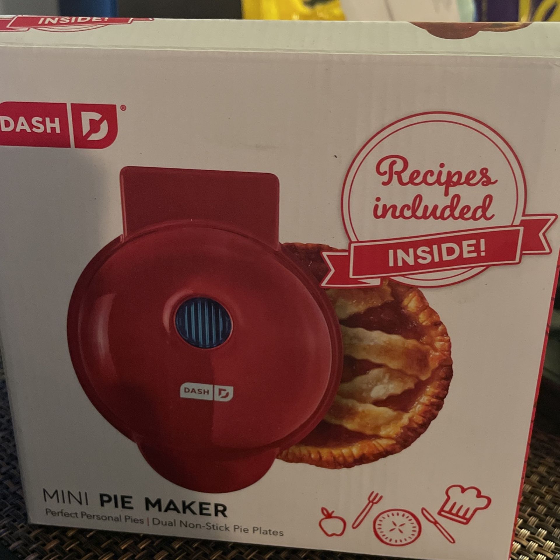 Dash Mini Pie Maker with non stick Pie Plates. Recipes Included