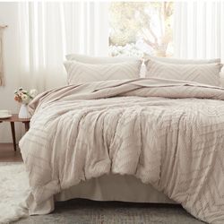 Anluoer King Bed in a Bag 7 Pieces, Khaki Tufted Comforter Set with comforters and Sheets, All Season Bedding Sets with 1 Comforter, 2 PillowShams, 2