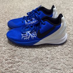 Nike Boy's Youth Kyrie Flytrap II Basketball Shoes